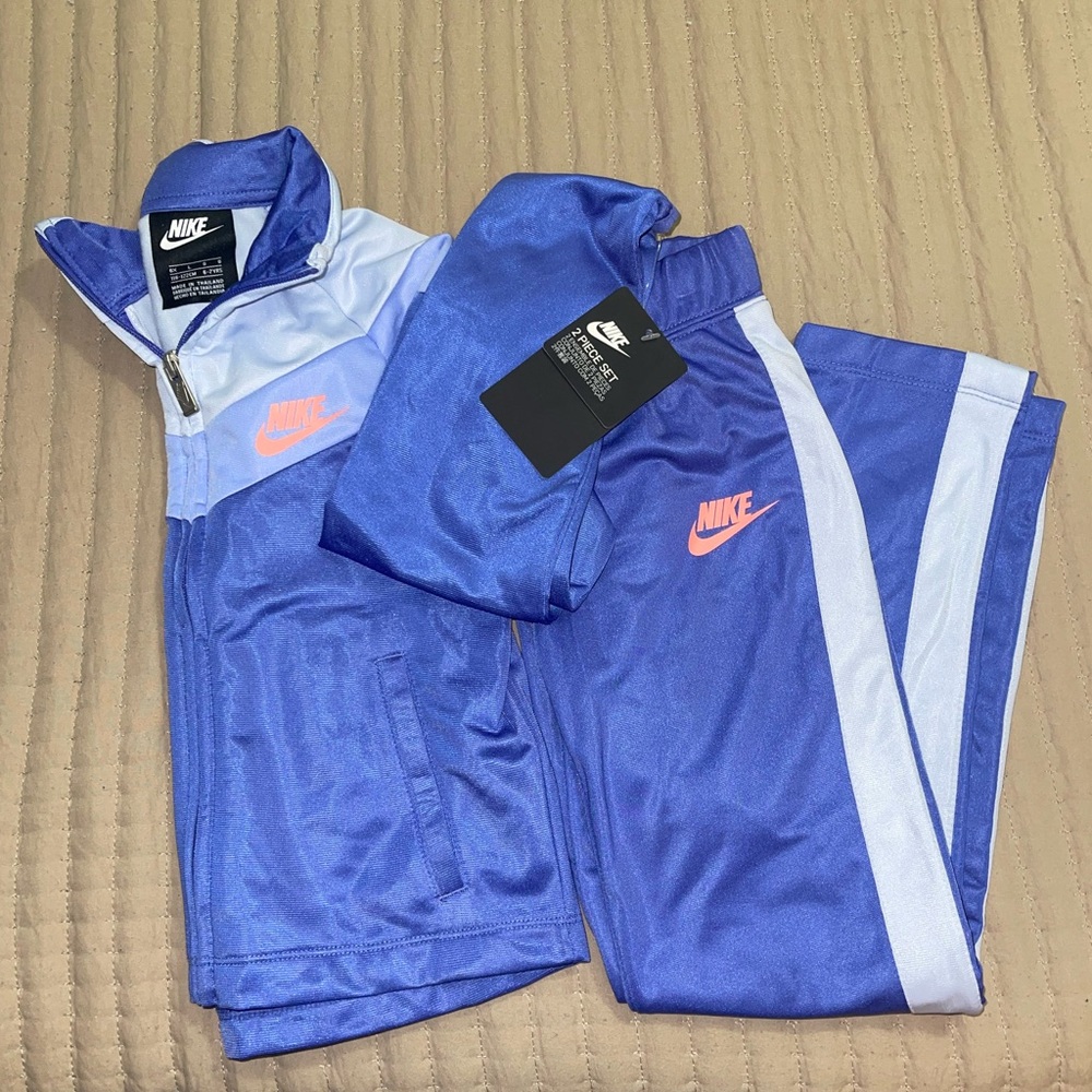 Girl’s 6X Nike Violet and White Tracksuit